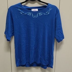 Womens Adaptive style knit top. Size Large